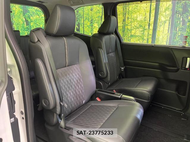 Toyota NOAH 2023-06 8343198-8