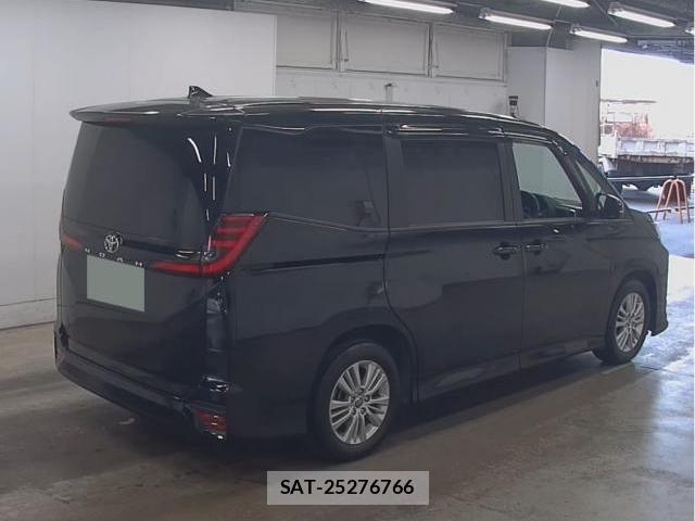 Toyota NOAH 2022-03 8343967-1