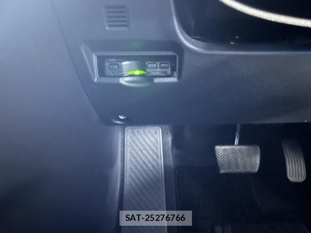 Toyota NOAH 2022-03 8343967-13