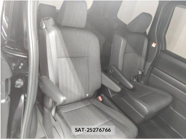 Toyota NOAH 2022-03 8343967-5