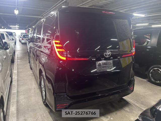 Toyota NOAH 2022-03 8343967-9