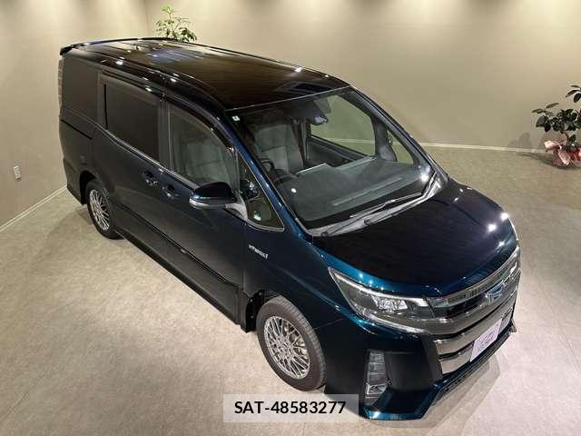 Toyota NOAH 2018-04 8344100-12