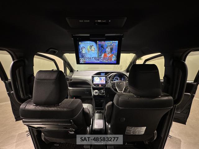 Toyota NOAH 2018-04 8344100-2