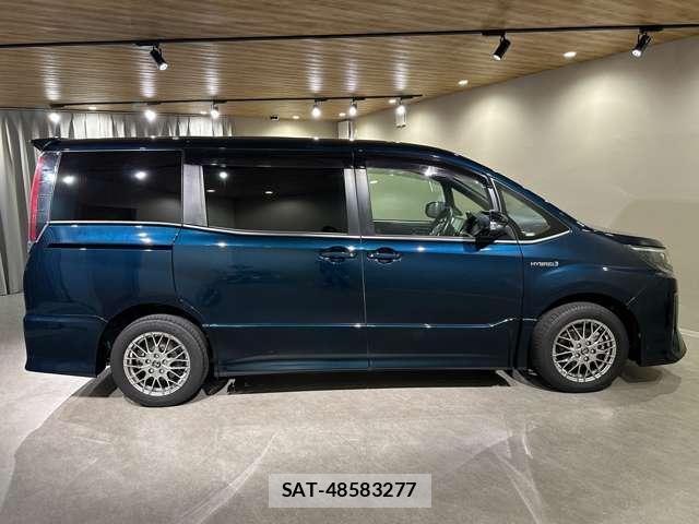 Toyota NOAH 2018-04 8344100-3