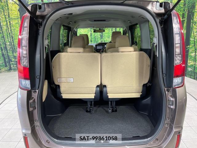 Toyota NOAH 2014-04 8344272-10