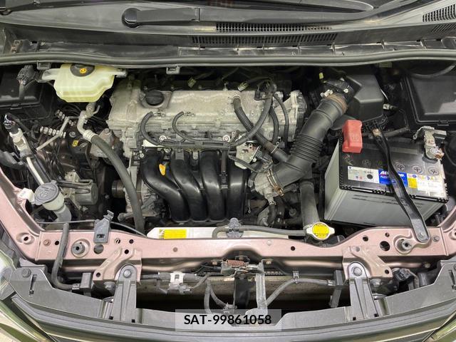 Toyota NOAH 2014-04 8344272-17