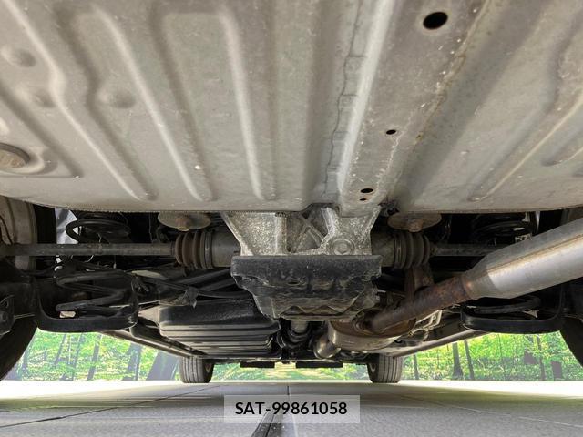 Toyota NOAH 2014-04 8344272-18