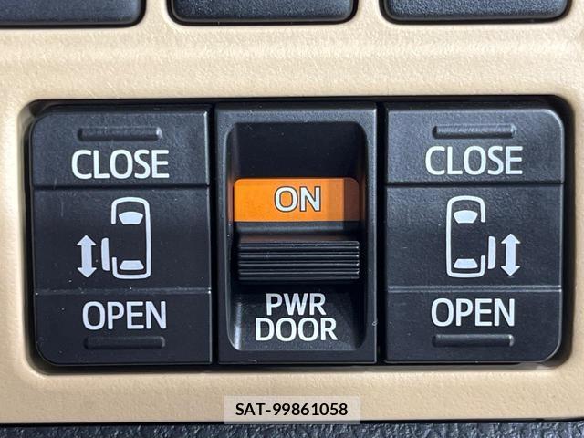 Toyota NOAH 2014-04 8344272-3