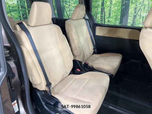 Toyota NOAH 2014-04 8344272-8