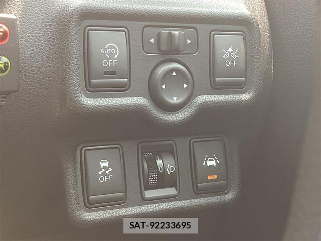 Nissan NOTE 2018-04 8342110-19