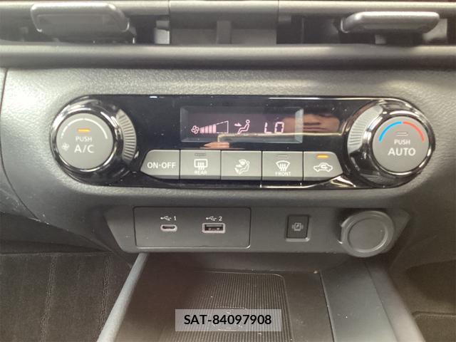 Nissan NOTE 2021-11 8342114-6