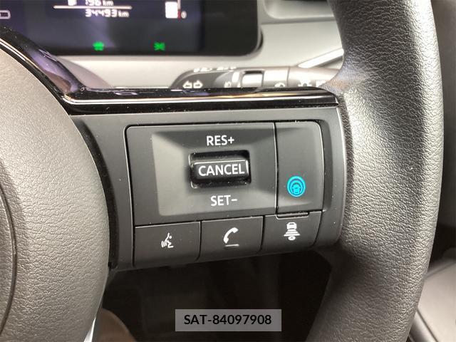 Nissan NOTE 2021-11 8342114-8