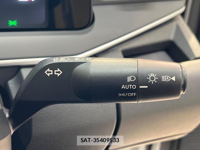 Nissan NOTE 2022-11 8342832-6