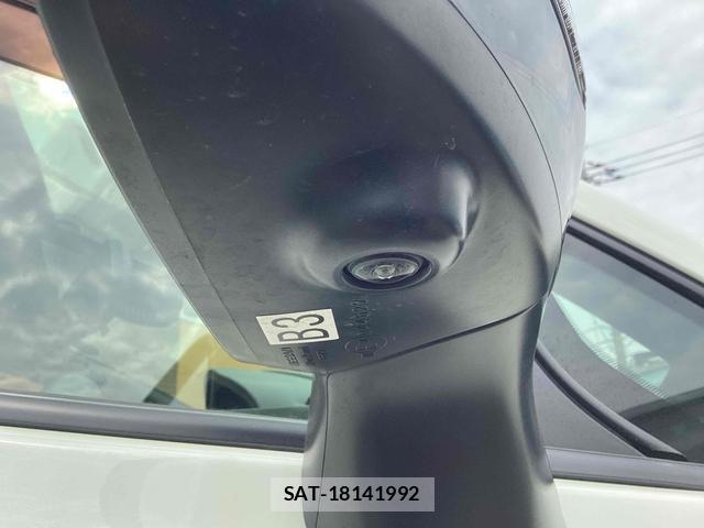 Nissan NOTE 2018-02 8342920-18