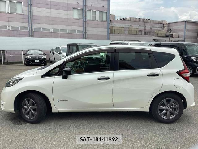 Nissan NOTE 2018-02 8342920-8