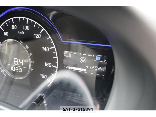Nissan NOTE 2017-02 8343109-16