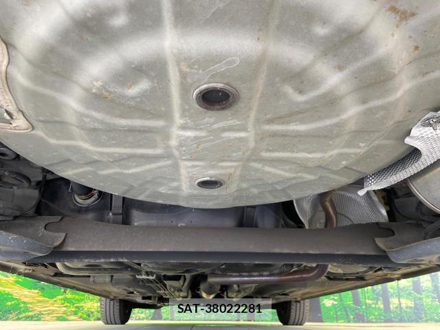 Nissan NOTE 2013-07 8343403-18