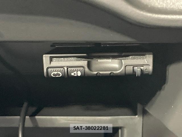 Nissan NOTE 2013-07 8343403-3