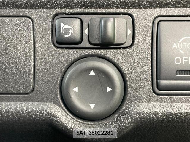 Nissan NOTE 2013-07 8343403-5
