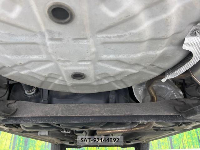 Nissan NOTE 2014-03 8344018-16