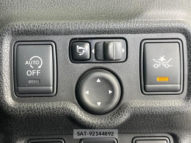 Nissan NOTE 2014-03 8344018-5