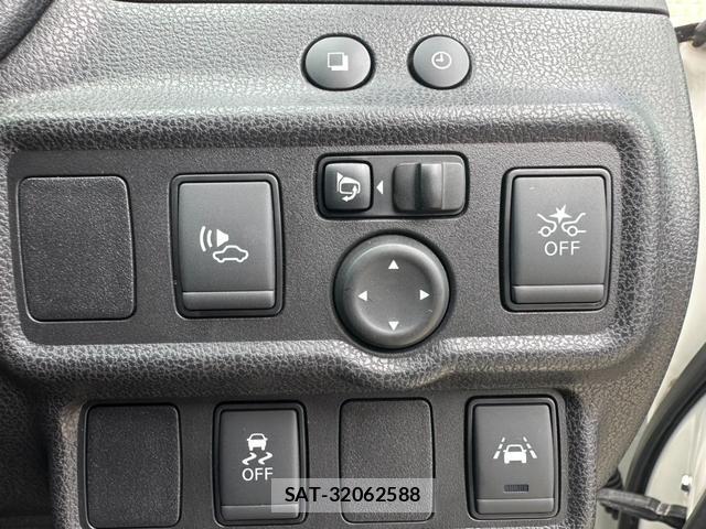 Nissan NOTE 2018-09 8344240-12