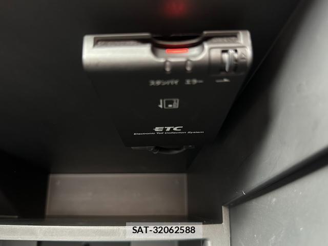 Nissan NOTE 2018-09 8344240-15