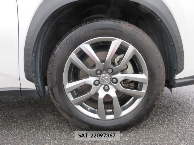 Lexus NX 2015-07 8342220-9