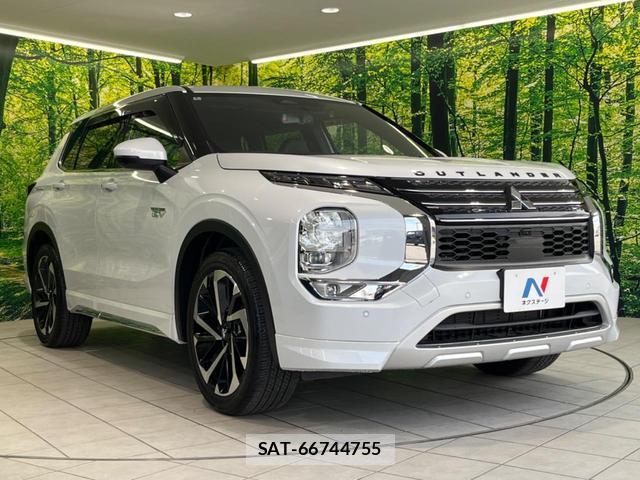 Mitsubishi OUTLANDER PHEV 2022-08 8342844-16