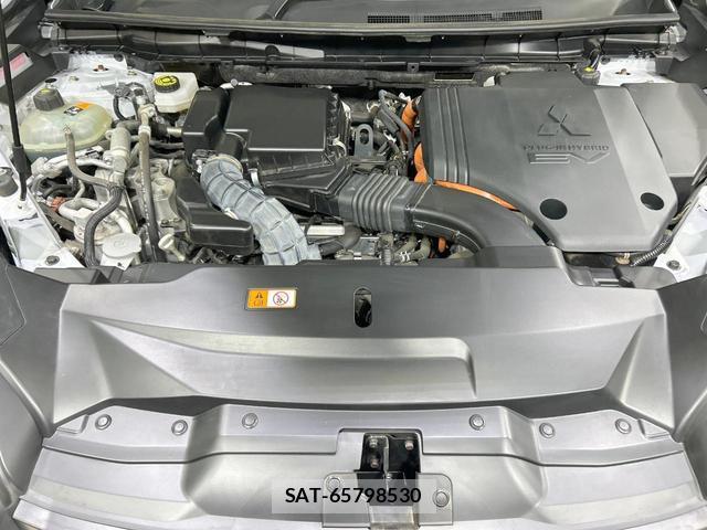 Mitsubishi OUTLANDER PHEV 2023-04 8343036-17