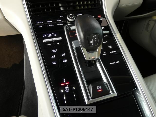 Porsche PANAMERA 2021-07 8342504-15