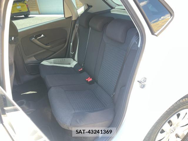 VolksWagen POLO 2014-03 8342379-11