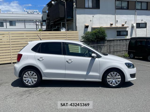 VolksWagen POLO 2014-03 8342379-3
