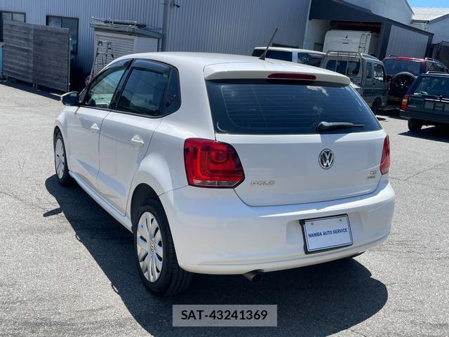 VolksWagen POLO 2014-03 8342379-6