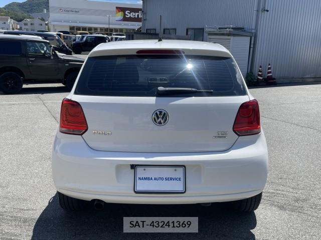 VolksWagen POLO 2014-03 8342379-7