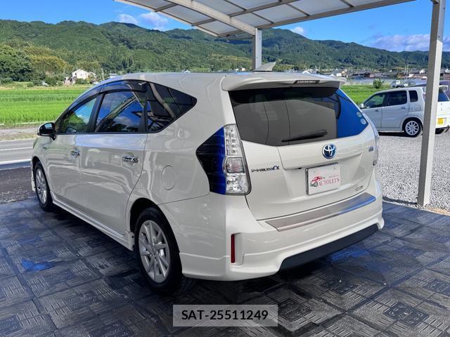 Toyota PRIUS ALPHA 2012-12 8342278-1