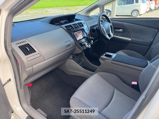 Toyota PRIUS ALPHA 2012-12 8342278-14