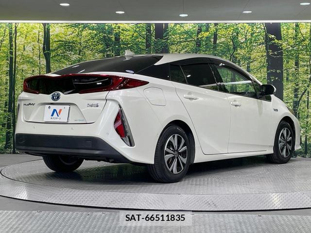 Toyota PRIUS PHV 2018-06 8342293-16