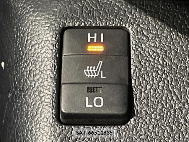 Toyota PRIUS PHV 2018-06 8342293-5