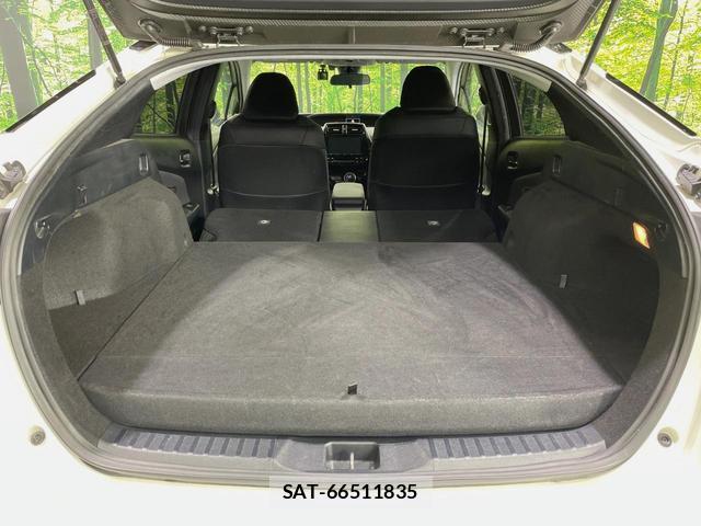 Toyota PRIUS PHV 2018-06 8342293-9