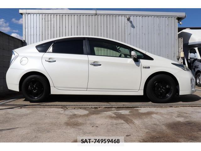 Toyota PRIUS PHV 2012-11 8342900-3