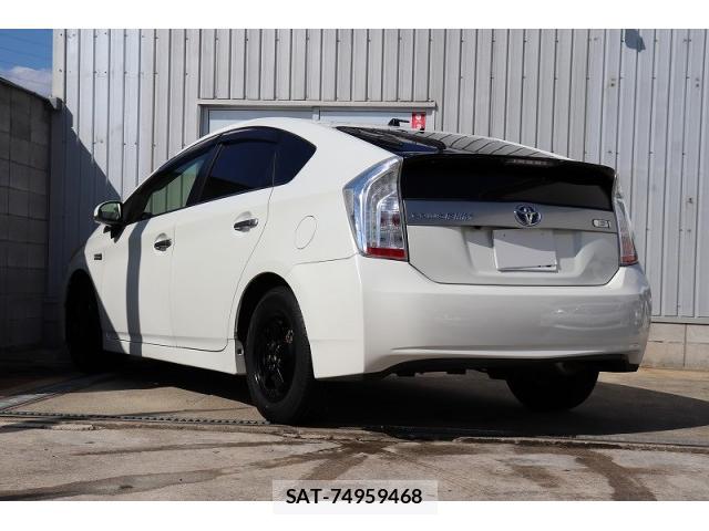 Toyota PRIUS PHV 2012-11 8342900-4