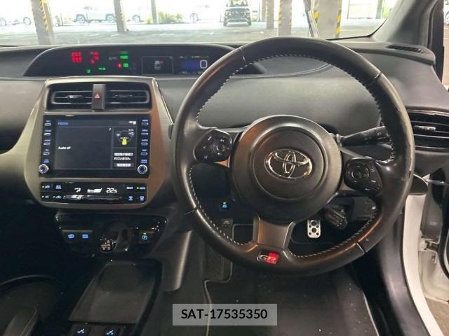Toyota PRIUS PHV 2021-07 8342991-2
