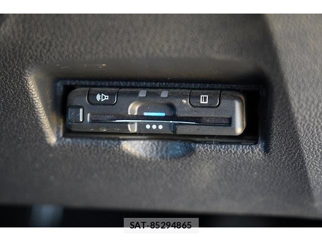 Toyota PRIUS PHV 2017-02 8343853-10