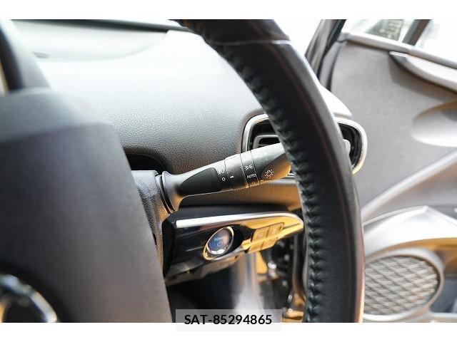 Toyota PRIUS PHV 2017-02 8343853-14