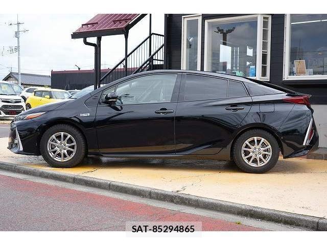 Toyota PRIUS PHV 2017-02 8343853-19