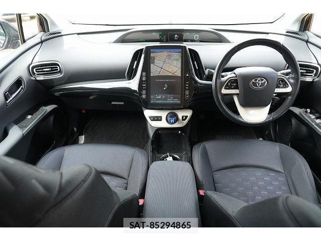 Toyota PRIUS PHV 2017-02 8343853-2