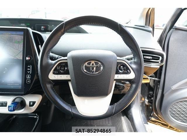 Toyota PRIUS PHV 2017-02 8343853-3