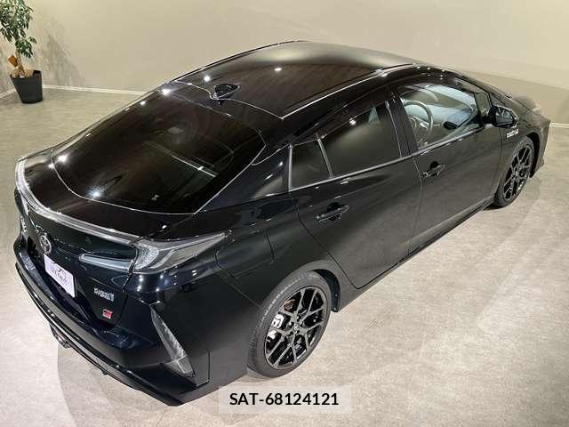 Toyota PRIUS PHV 2018-06 8344097-13