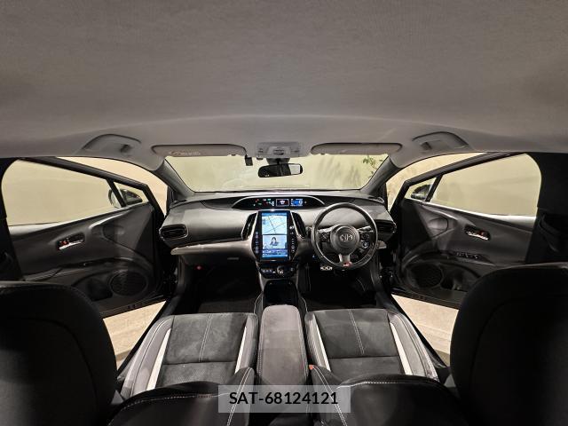 Toyota PRIUS PHV 2018-06 8344097-2